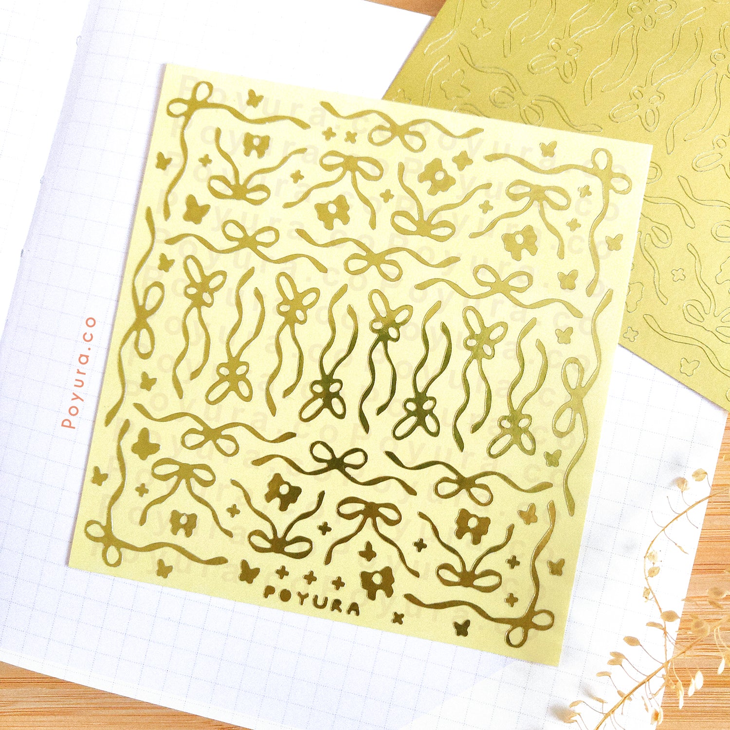 Borderless sticker with cute ribbon and sparkle cutouts in gold foil